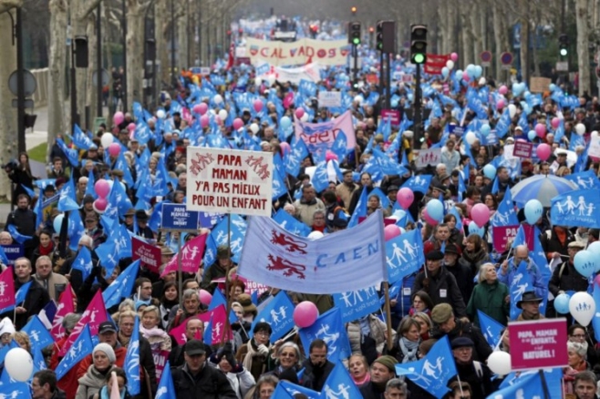 protestos-contra-casamento-gay-paris